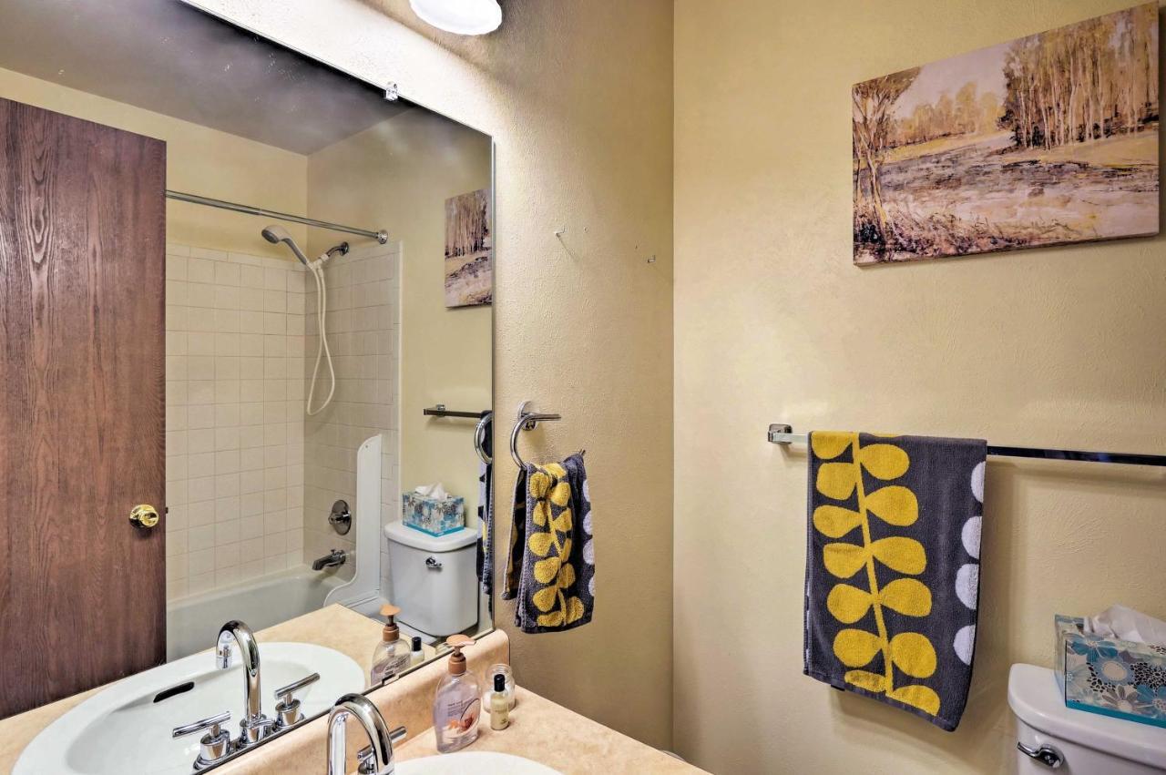 Grand Lake Condo With Balcony - 1 Block To Water! 외부 사진